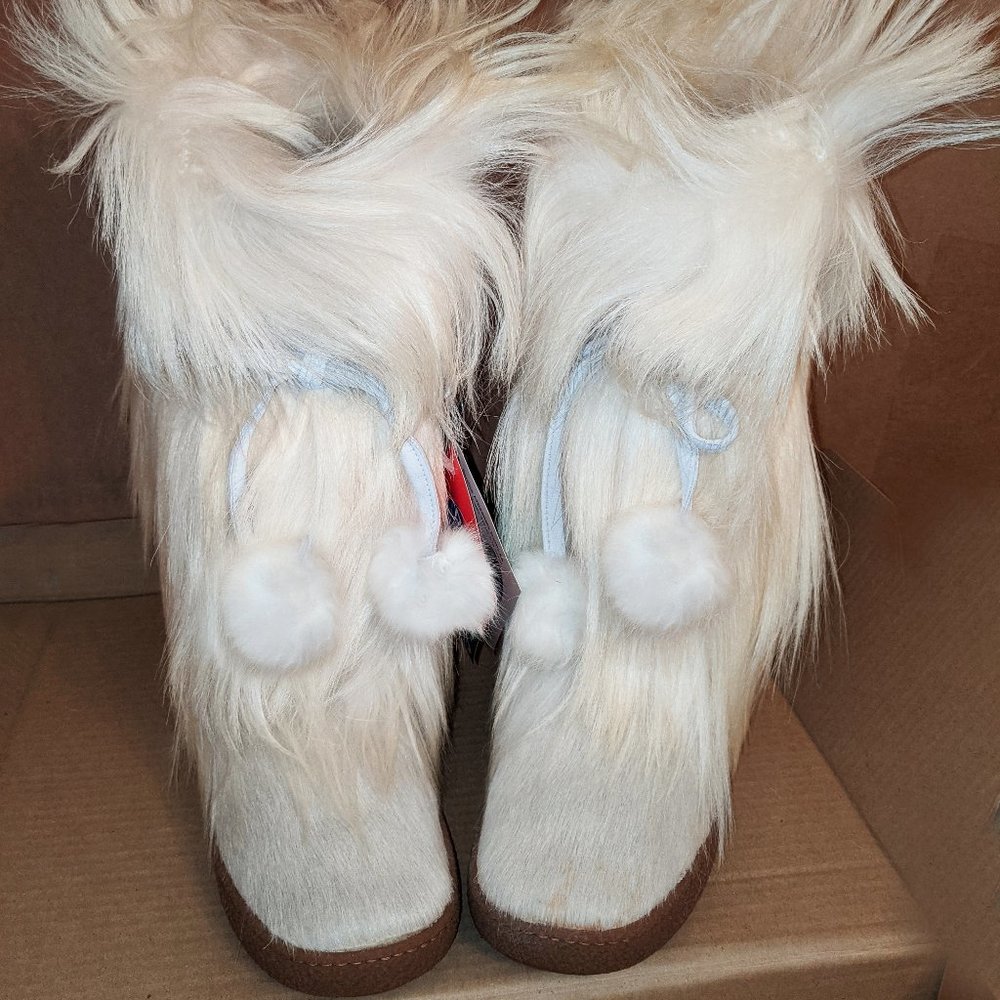 Pajar Women's Nicky Fur and Calf Hair Pom-Pom Wint